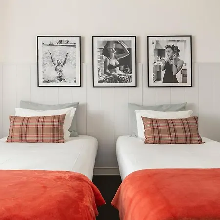 Apartment Plum Guide - Flight Of Fancy Lisbon