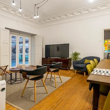Apartment Plum Guide - Flight Of Fancy *