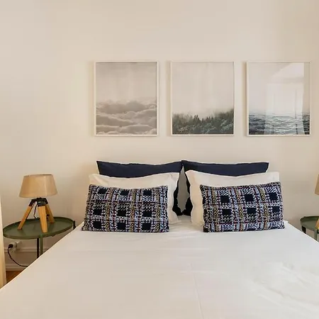 Plum Guide - Flight Of Fancy Apartment *