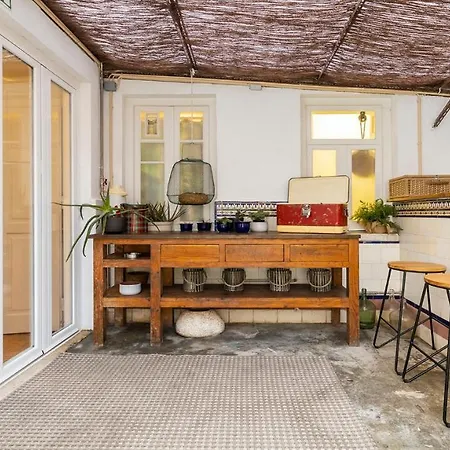 Apartment Plum Guide - Flight Of Fancy Lisbon