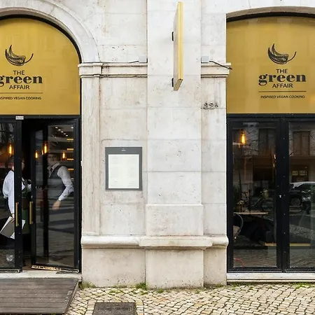 Plum Guide - Flight Of Fancy Lisbon