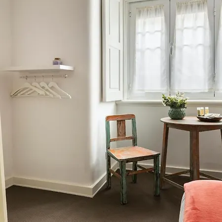 Apartment Plum Guide - Flight Of Fancy Lisbon